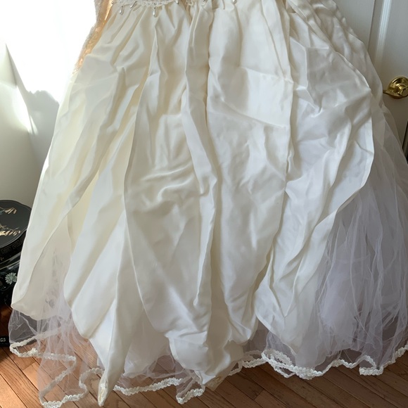 VINTAGE SAKS FRANK MASANDREA DIAMOND COLLECTION WEDDING GOWN WITH TIARA VEIL - Picture 12 of 16